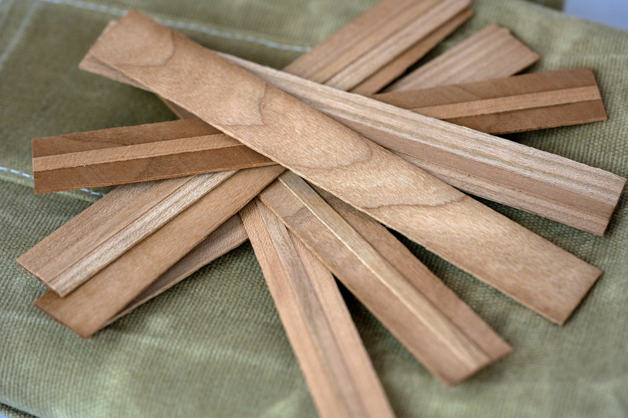 10 Sets Mèches Bougie Bois Naturel 0.5x2 Pouces Avec Support Croix - Flamme Crépitante