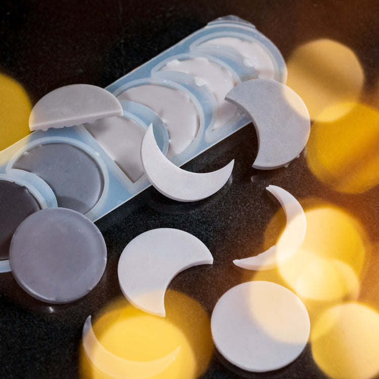 Candle Shack Clam Shell Wax Melt Mould - Moon