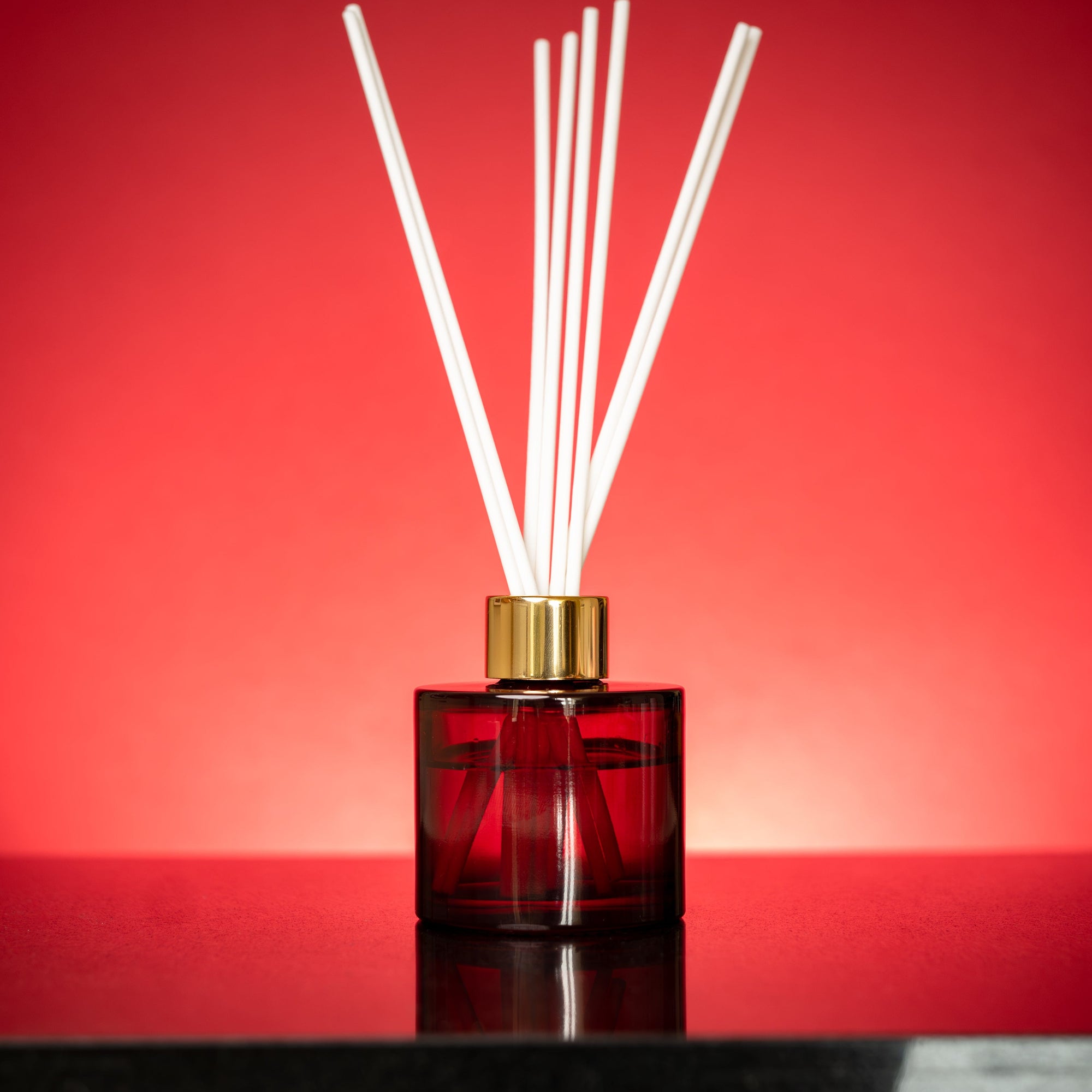 100ml Red Circular Diffuser Bottle, Lotti