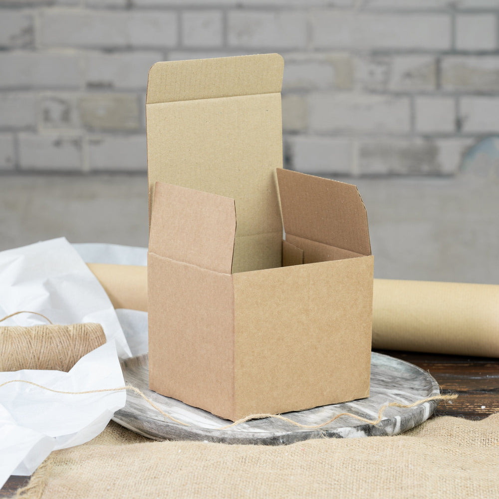 Versandkarton für Kerzen aus Kraftpapier